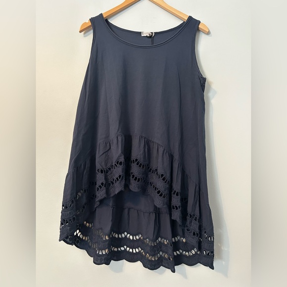 must Boutique Tops - Made in Italy Hi/lo style top in Cotton. Never worn. Tag still on.